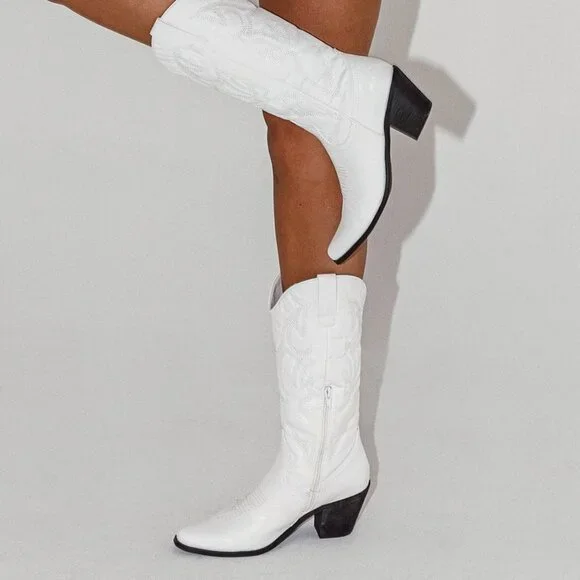 #39❤️ NEW THERAPY CLAYTON WHITE BOOTS - Picture 2 of 10